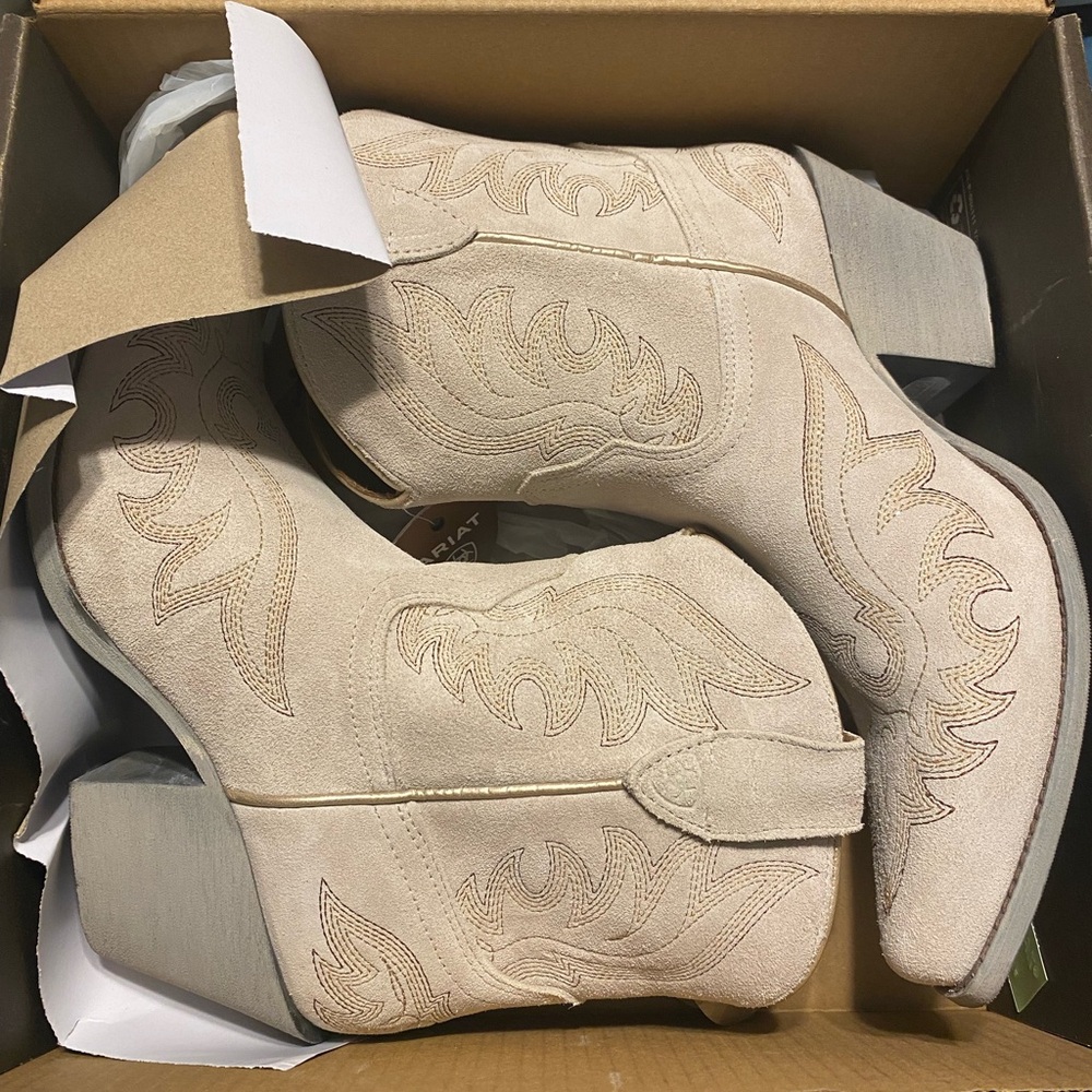 Ariat Chandler Ankle Booties